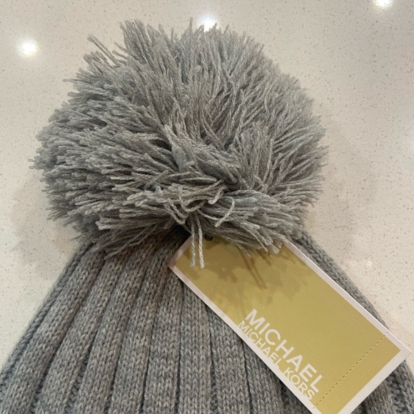 Michael Kors light grey pom pom beanie - Picture 4 of 5